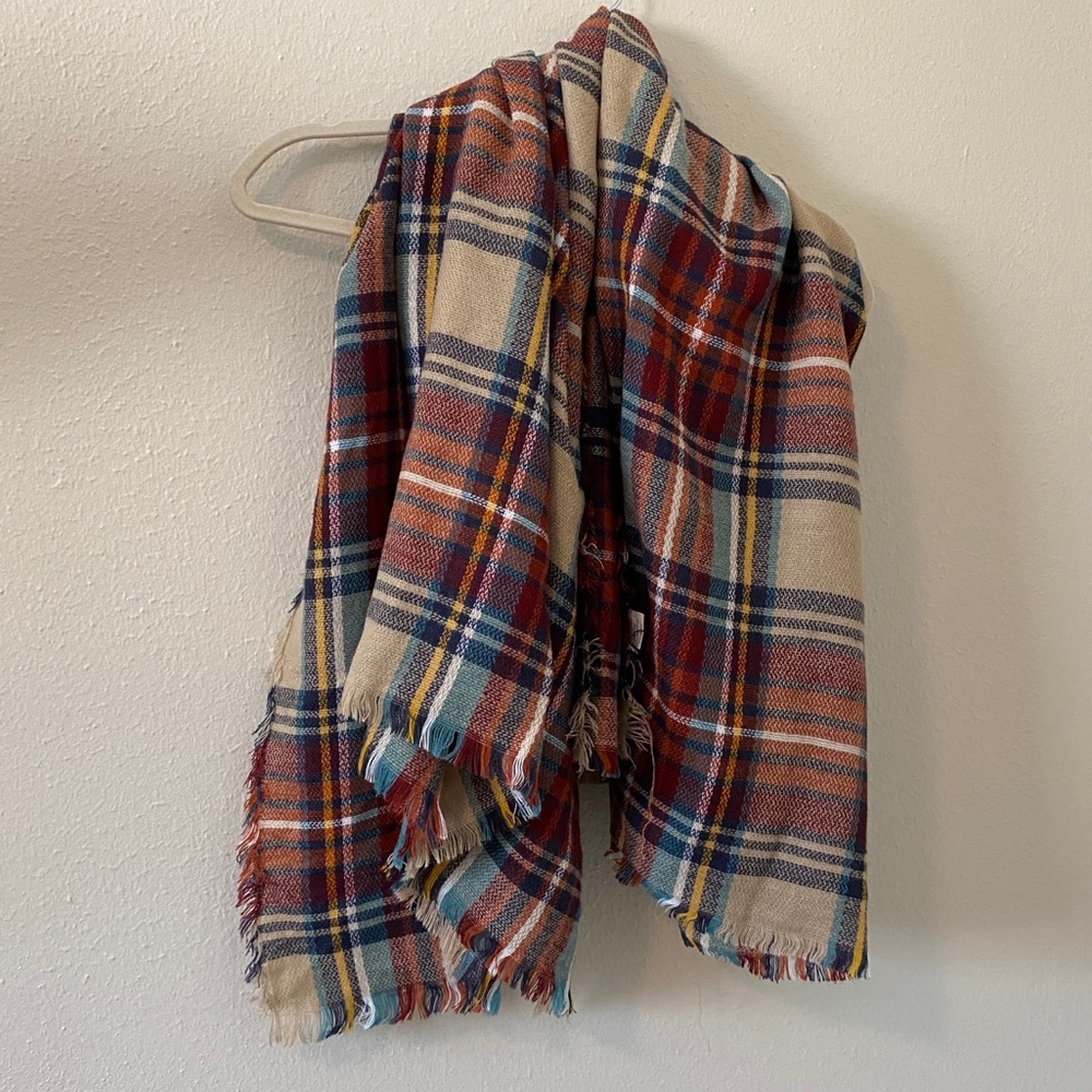 DSW — blanket scarf